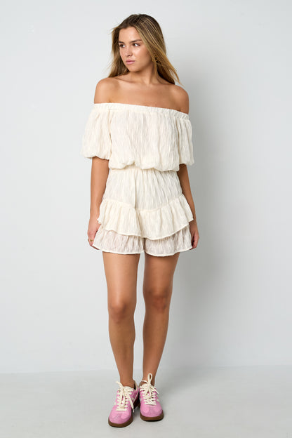 femininer-damen-bodysuit-look