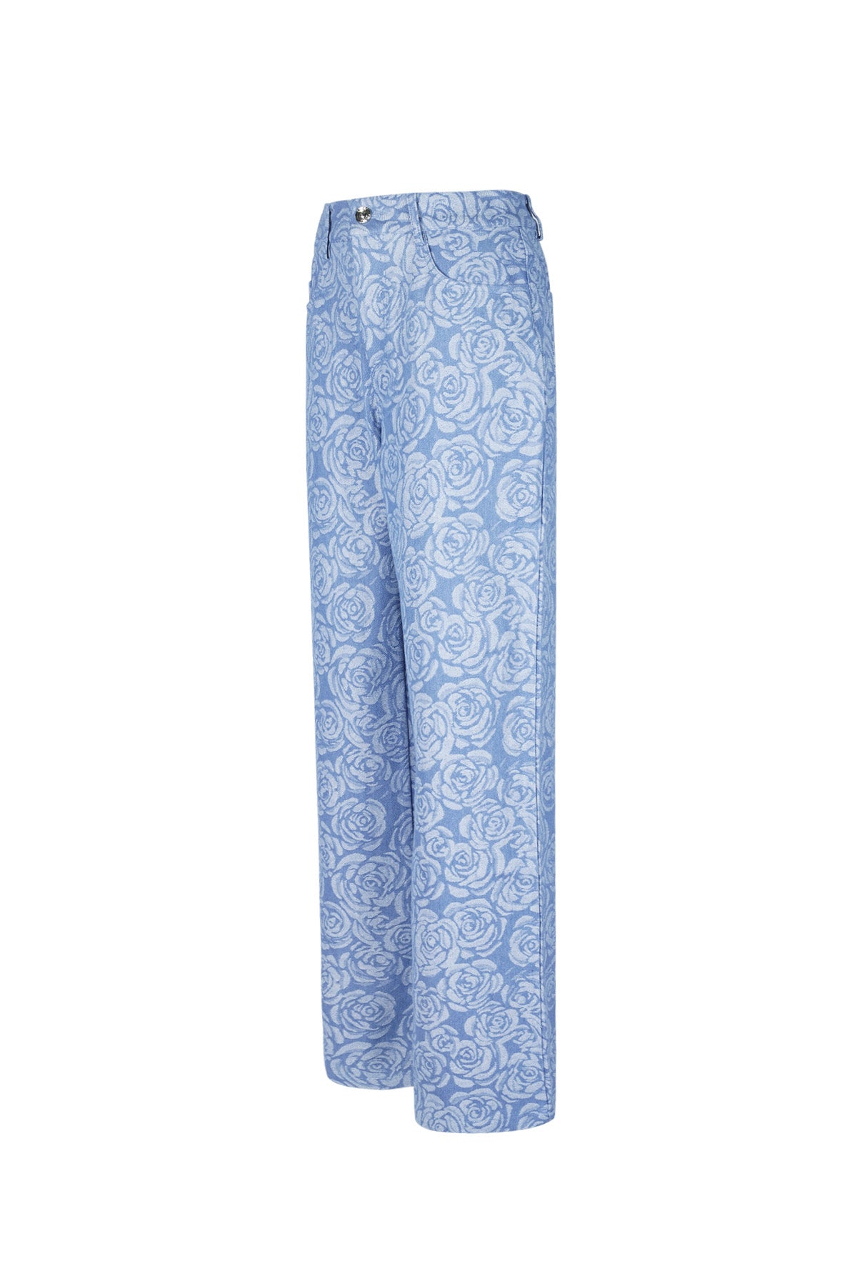 freizeit-outfit-mit-blumenmuster-hose