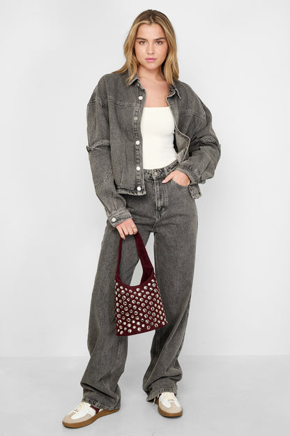 freizeit-outfit-mit-herz-jeansjacke