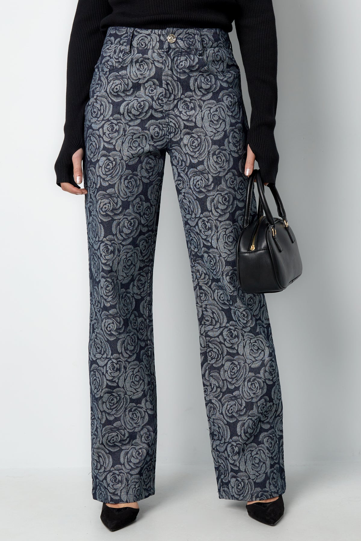 gerade-hose-damen-am-model