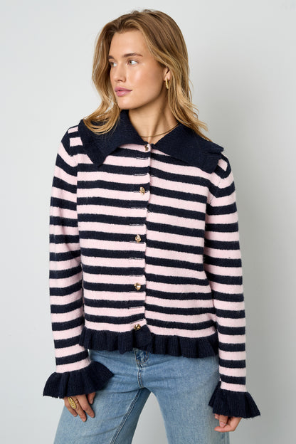 gestreifte-strickjacke-damen-polyester-leicht-design-casual-look