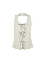 gewebtes-polyester-oberteil-damen-schleife-detail-aermellos-elegant-modern