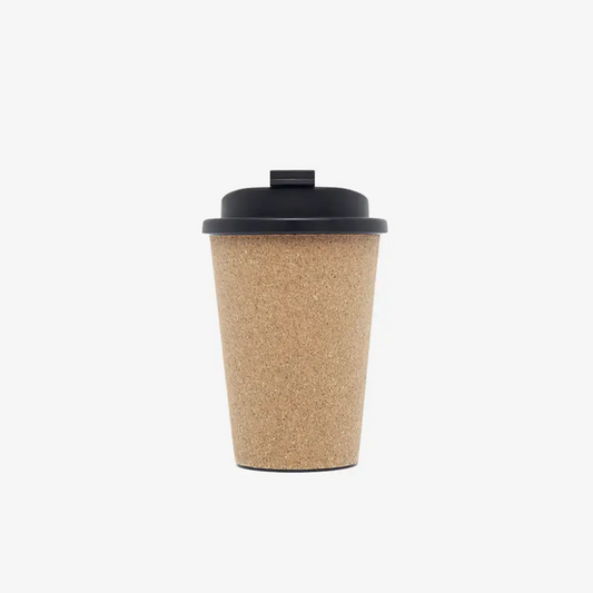 Korkgefütterte Tasse mit 350 ml Kapazität in moderner Frontansicht
