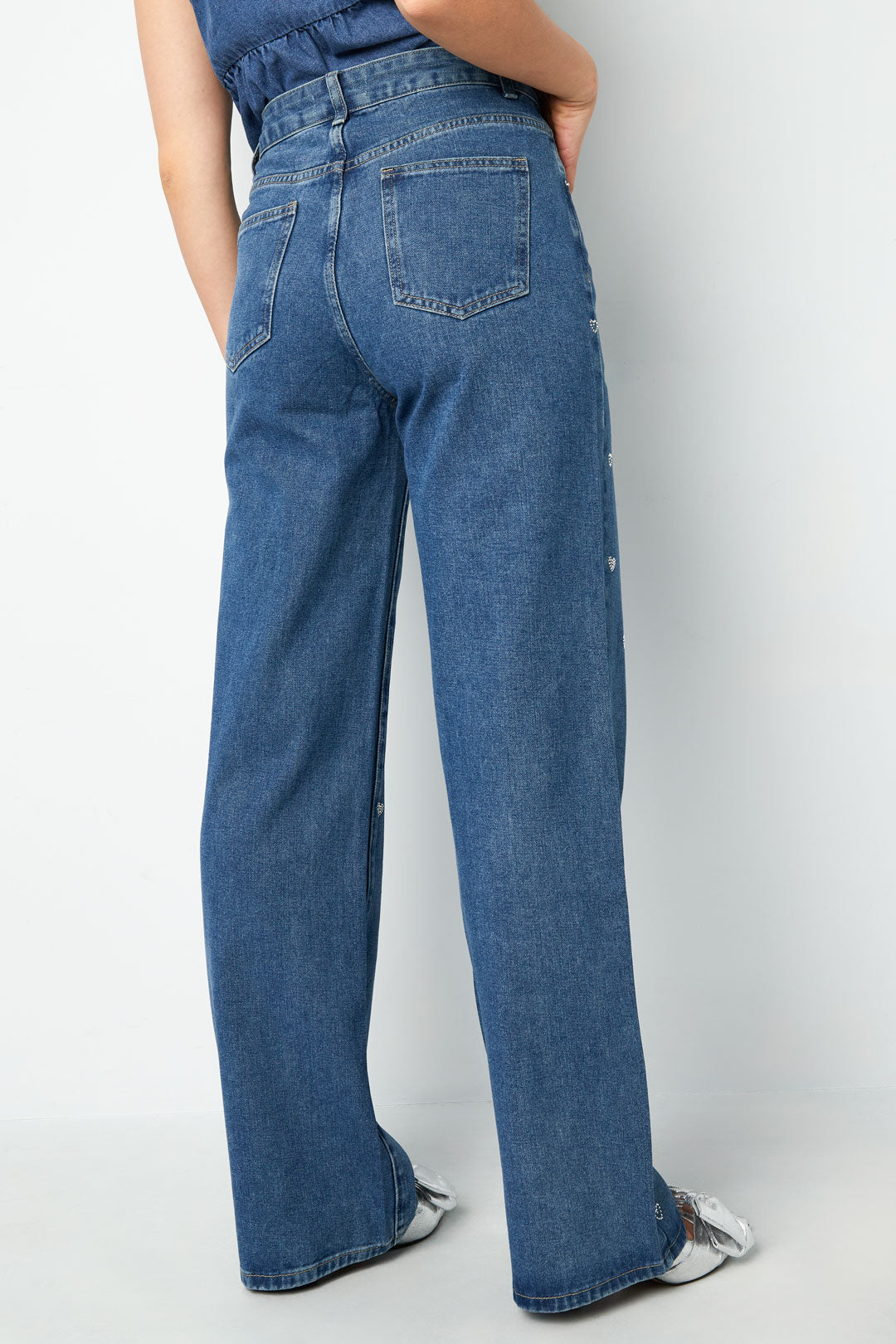 laessige-jeans-damen-outfit