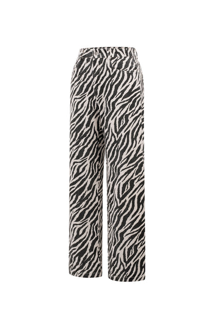lifestyle-zebra-outfit-damen