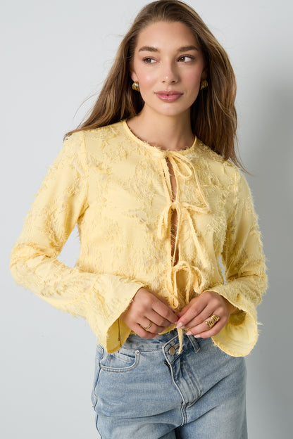 gewebte-polyesterfasern-damen-langarmshirt-close-up-materialstruktur