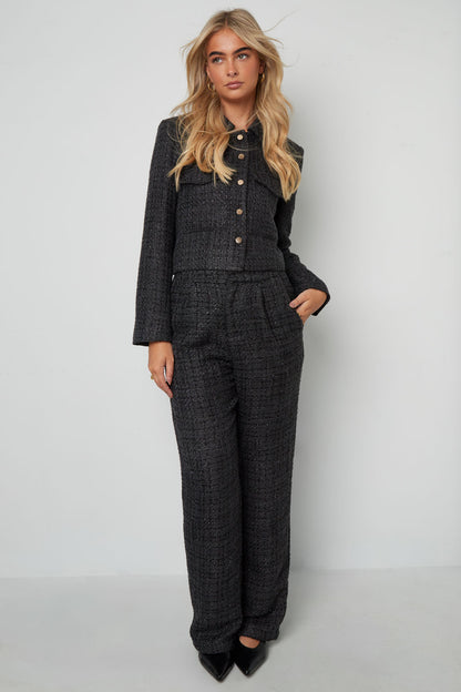 minimalistische-karierte-jacke-damen-elegant-stil-fashion-de