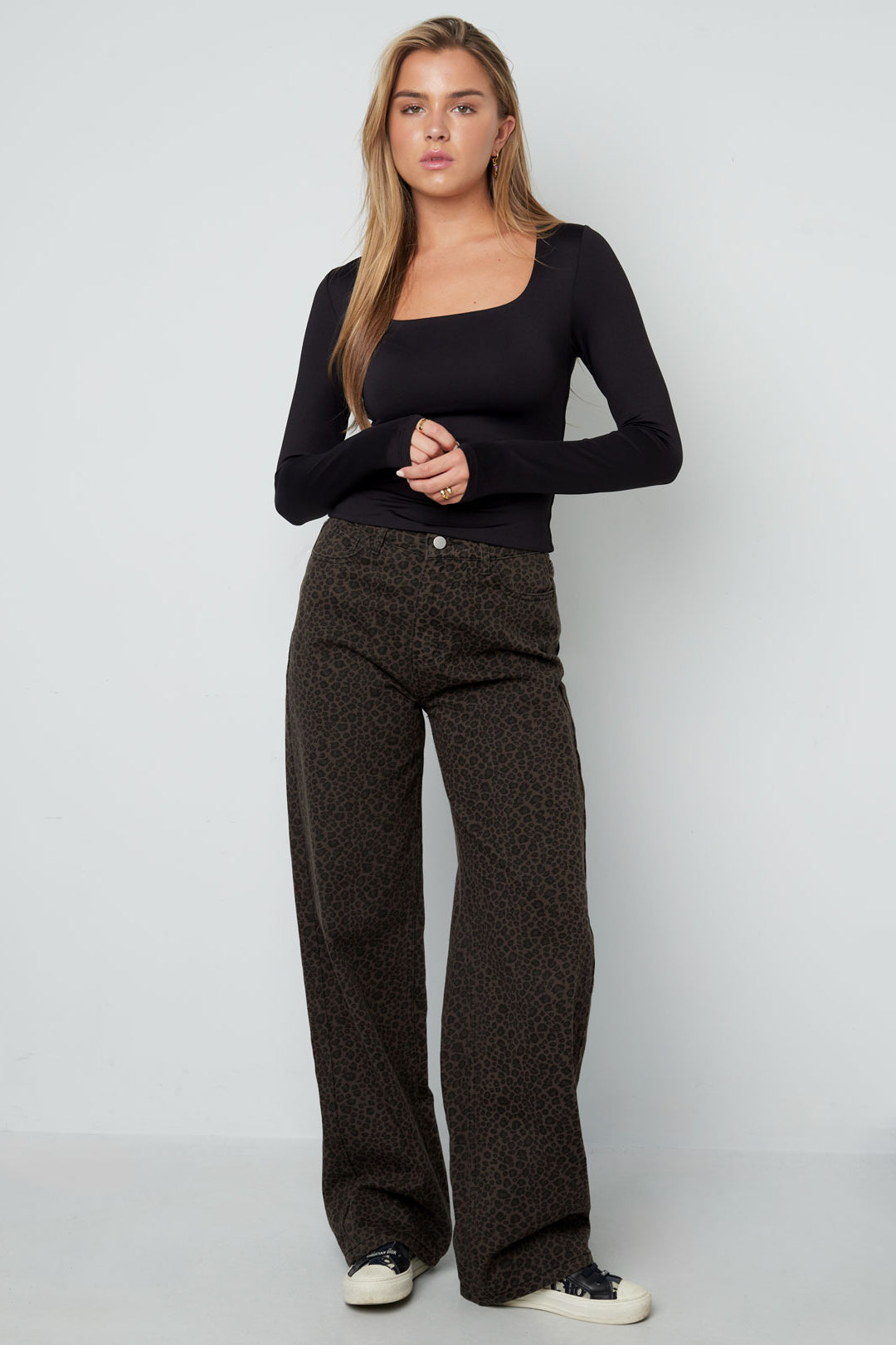 minimalistisches-gestricktes-top-damen-alltag-mode-clean-style