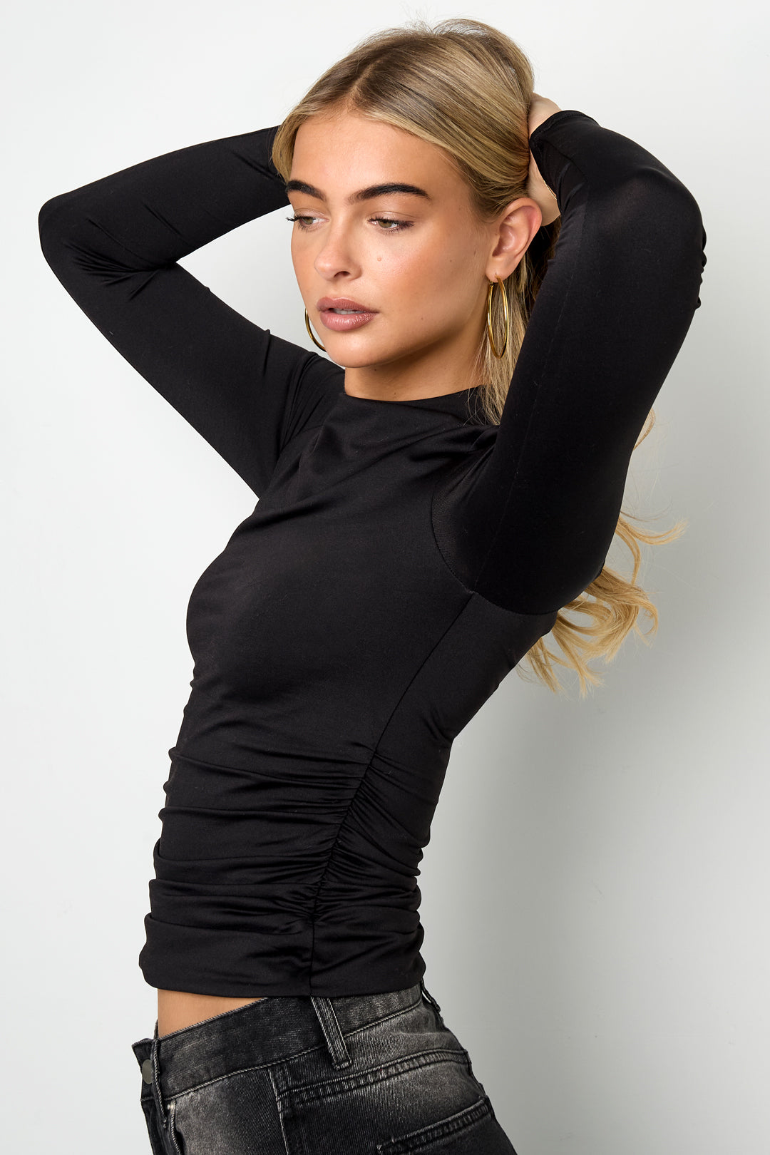 moderne-damen-strickmode-langarm-basis-stylisches-outfit