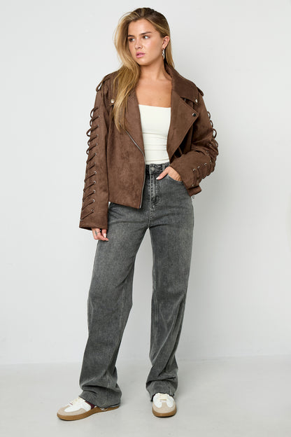 moderne-webstoff-damenjacke-fashion-look
