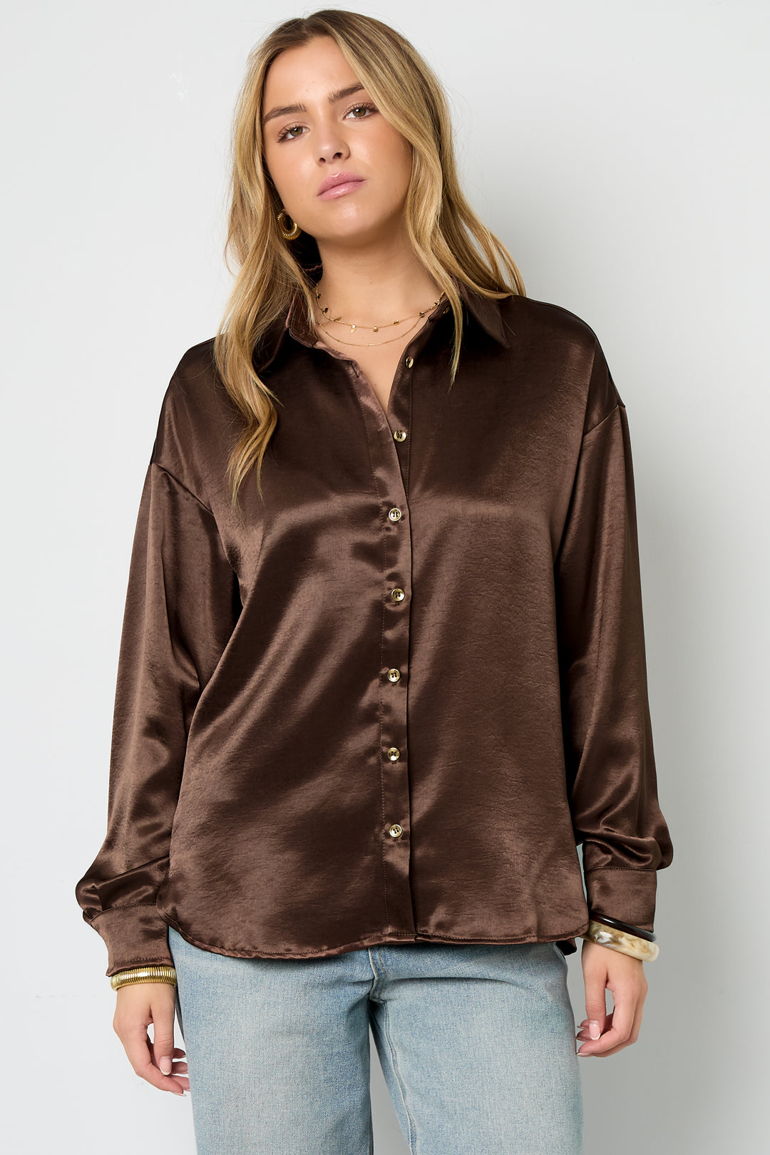 moderne-laessige-damenbluse
