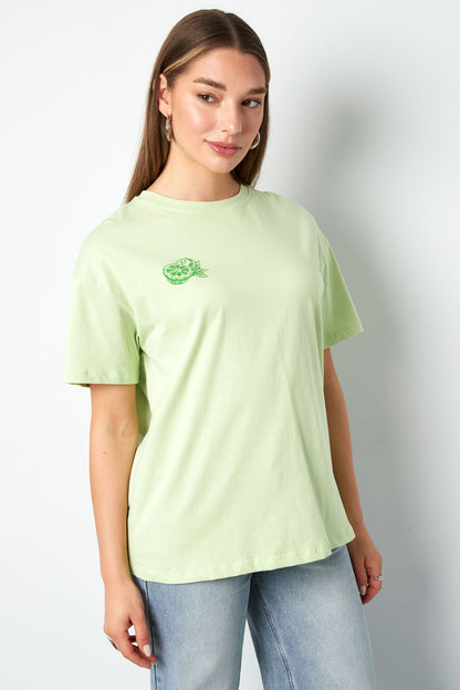 modernes-strick-damen-t-shirt-fashion-look