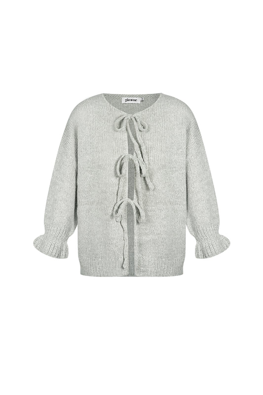 nylon-damen-kurzarm-oberteil-oversized-mit-schnuerung-frontansicht-modern