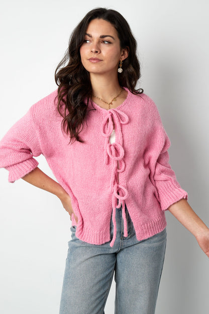 nylon-damen-oberteil-seitenansicht-oversized-fit-streetwear-look