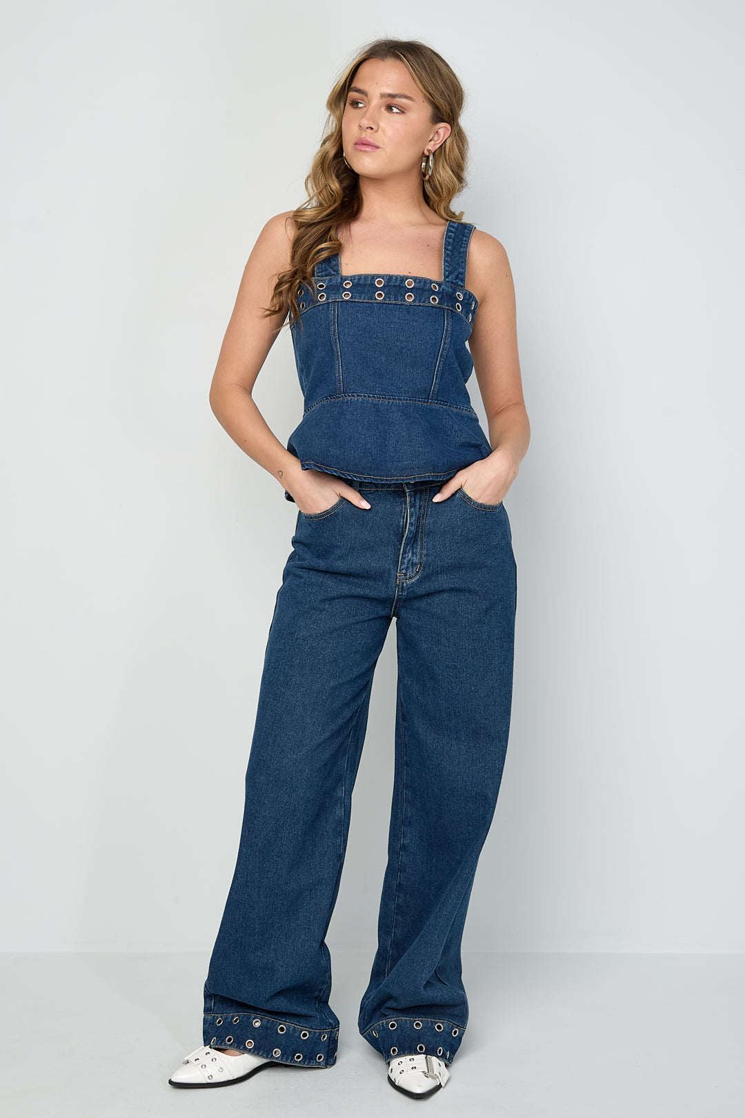 oesen-jeans-detailaufnahme