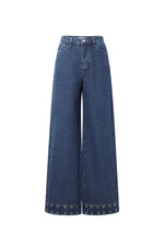 statement-jeans-mit-oesen-frontansicht