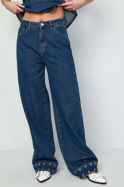statement-jeans-damen-am-model