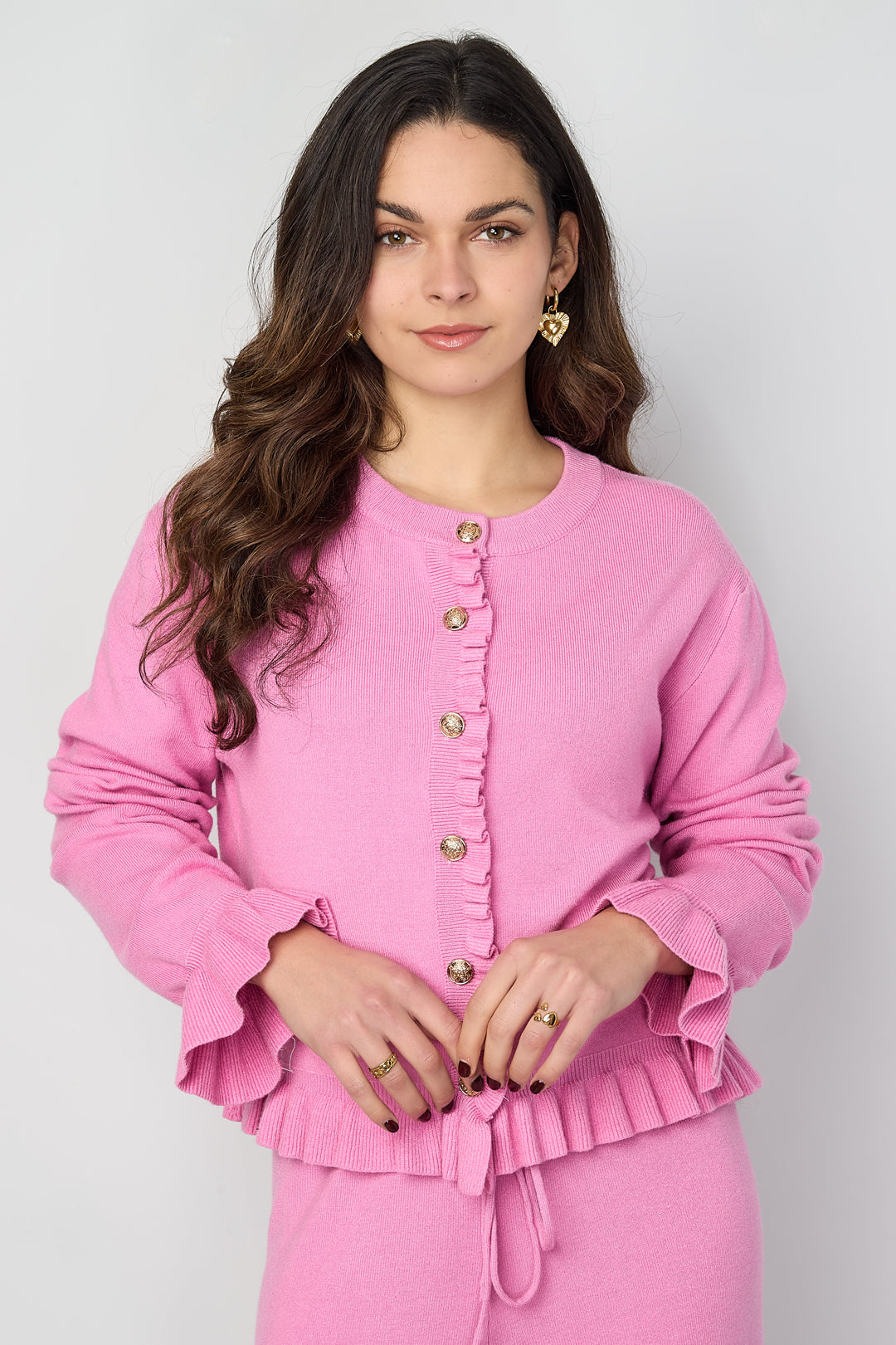 strick-cardigan-damen-detailaufnahme