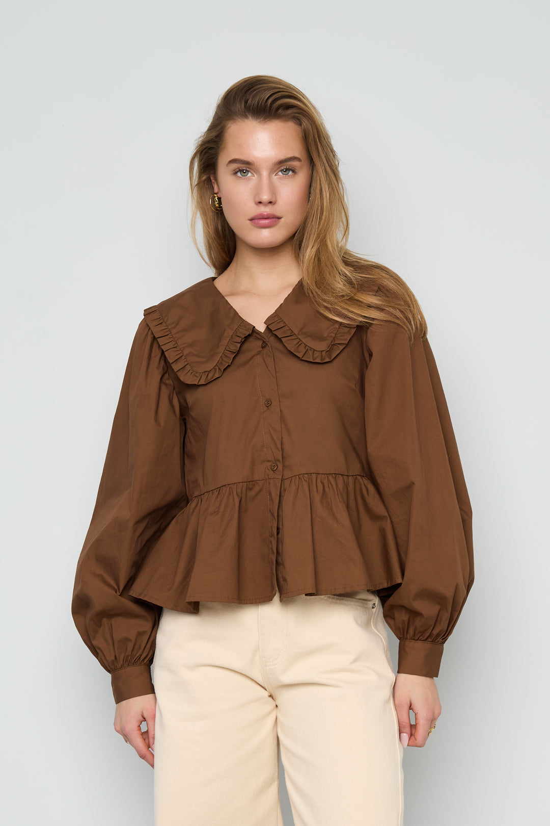 damen-bluse-hemd-studioaufnahme
