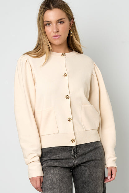 stylischer-cardigan-damen-herbst-winter-casual-fashion-look