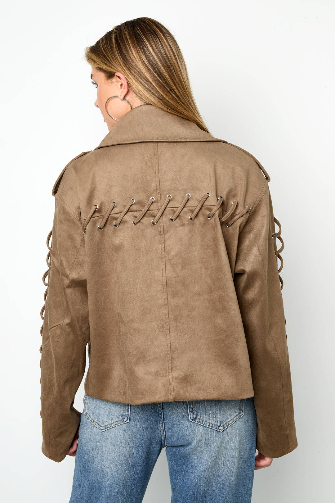 trendige-webstoff-damenjacke-fashion-shot