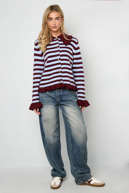 trendige-strickjacke-damen-casual-outfit-streifen-modern-style