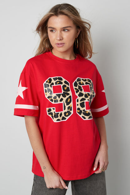 oversized-animal-print-shirt-outfit-inspiration