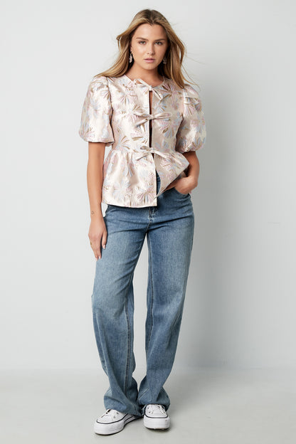 trendiges-sommer-oberteil-damen-floral-design-fashion-deutschland