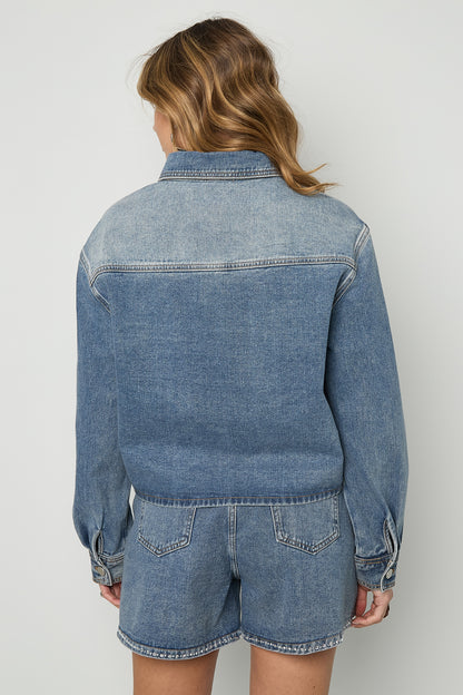 trendy-denim-jacket-damen-look