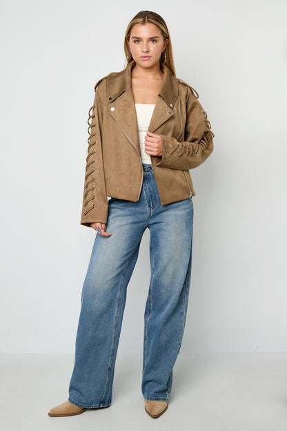 urban-style-damenjacke-studioaufnahme
