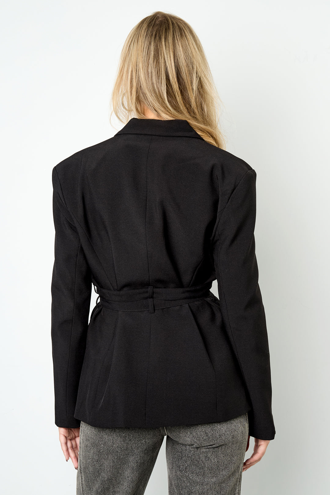 webstoff-damen-anzug-herbst-look-modernes-design
