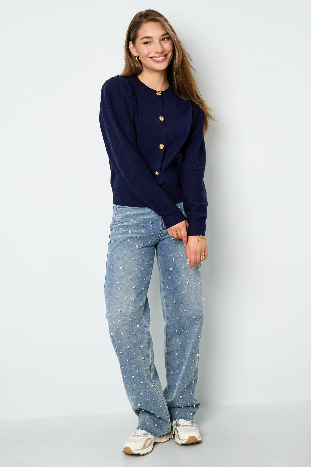 weicher-cardigan-damen-viskose-casual-outfit-modern-fashion